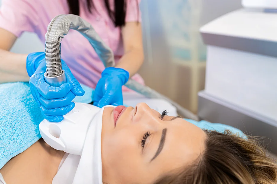 a woman had CoolSculpting procedure on her chin and neck